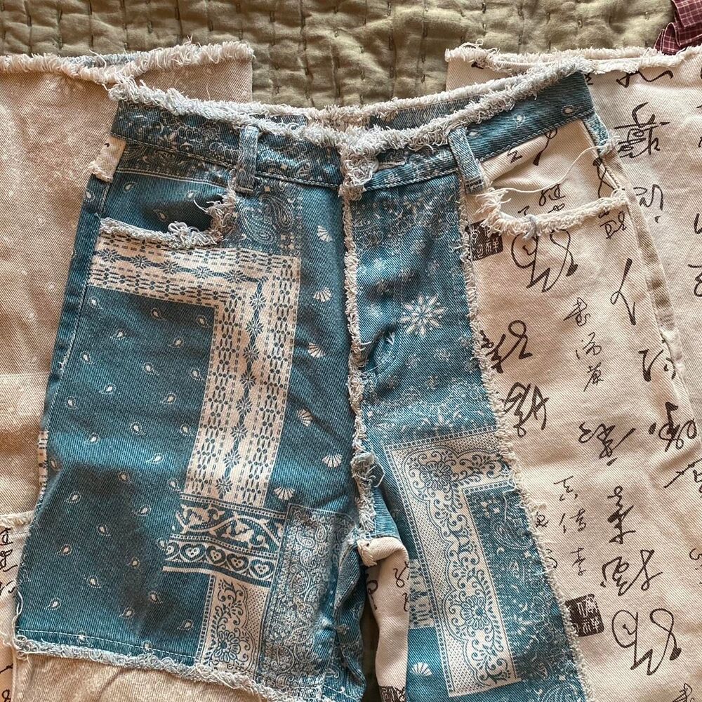 Shein Women's Blue and White Shorts